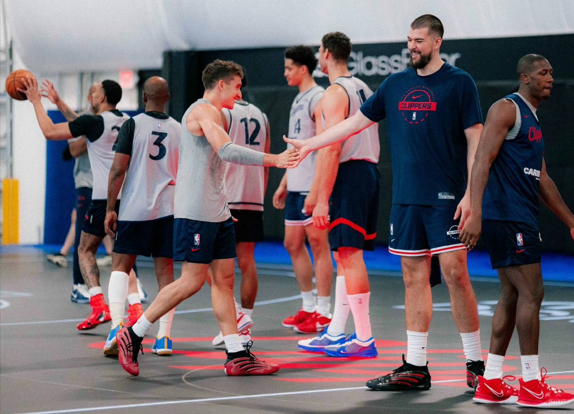 关于集结日体能课后，洛杉矶快船临场应变备战NBA总决赛，震撼外界，数据趋势出现新变化的信息