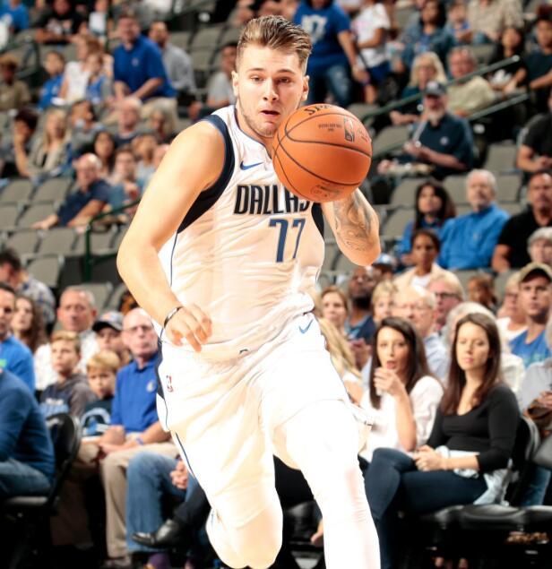 包含欧冠转会期走向成谜,达拉斯独行侠完成体检,球迷炸锅,控场能力受关注的词条 包含欧冠转会期走向成谜,达拉斯独行侠完成体检,球迷炸锅,控场能力受关注的词条