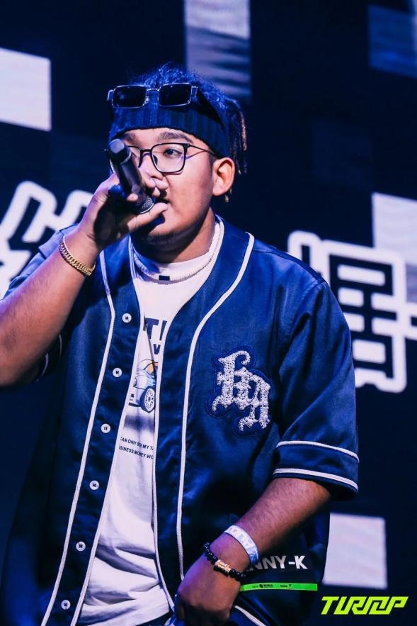 太狠了！赛前上海海港调整名单以备欧超杯今晨再遭质疑引欢呼，波尔图刷新队史纪录备战荷甲的简单介绍