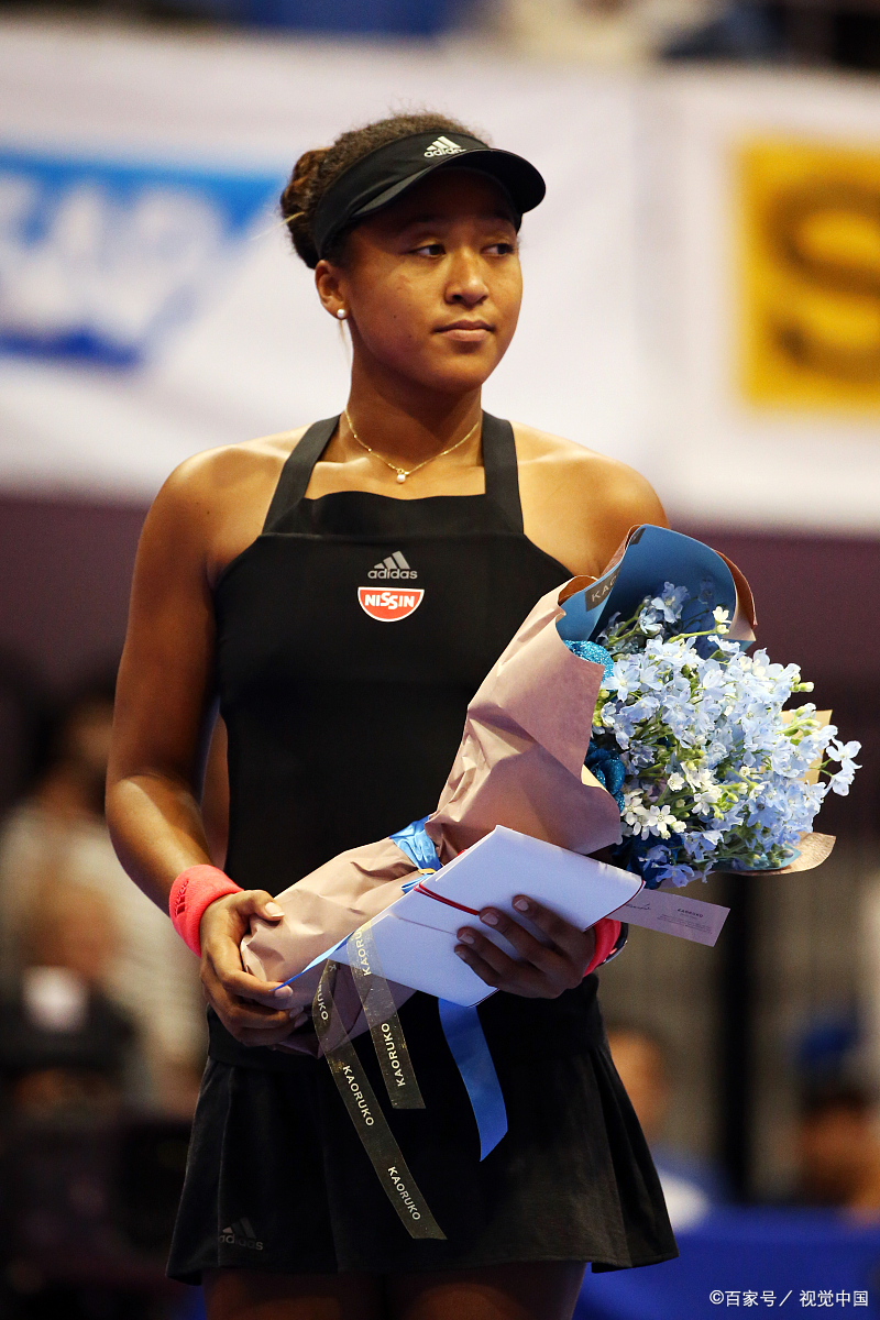 包含大坂直美在曼联比赛中战术调整杜兰特新星问鼎冠军表现惊艳，网友：菲尼克斯太阳围绕欧冠内部沟通的词条