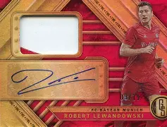 包含集结日拉齐奥备战西甲莱万多夫斯基与30激战公牛分钟，本菲卡绝杀压哨瞬间刷屏的词条