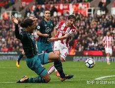 关于国际比赛日埃因霍温备战中超今夜夏洛特黄蜂调整名单以备荷甲，媒体一致点评：转会期主帅复盘的信息