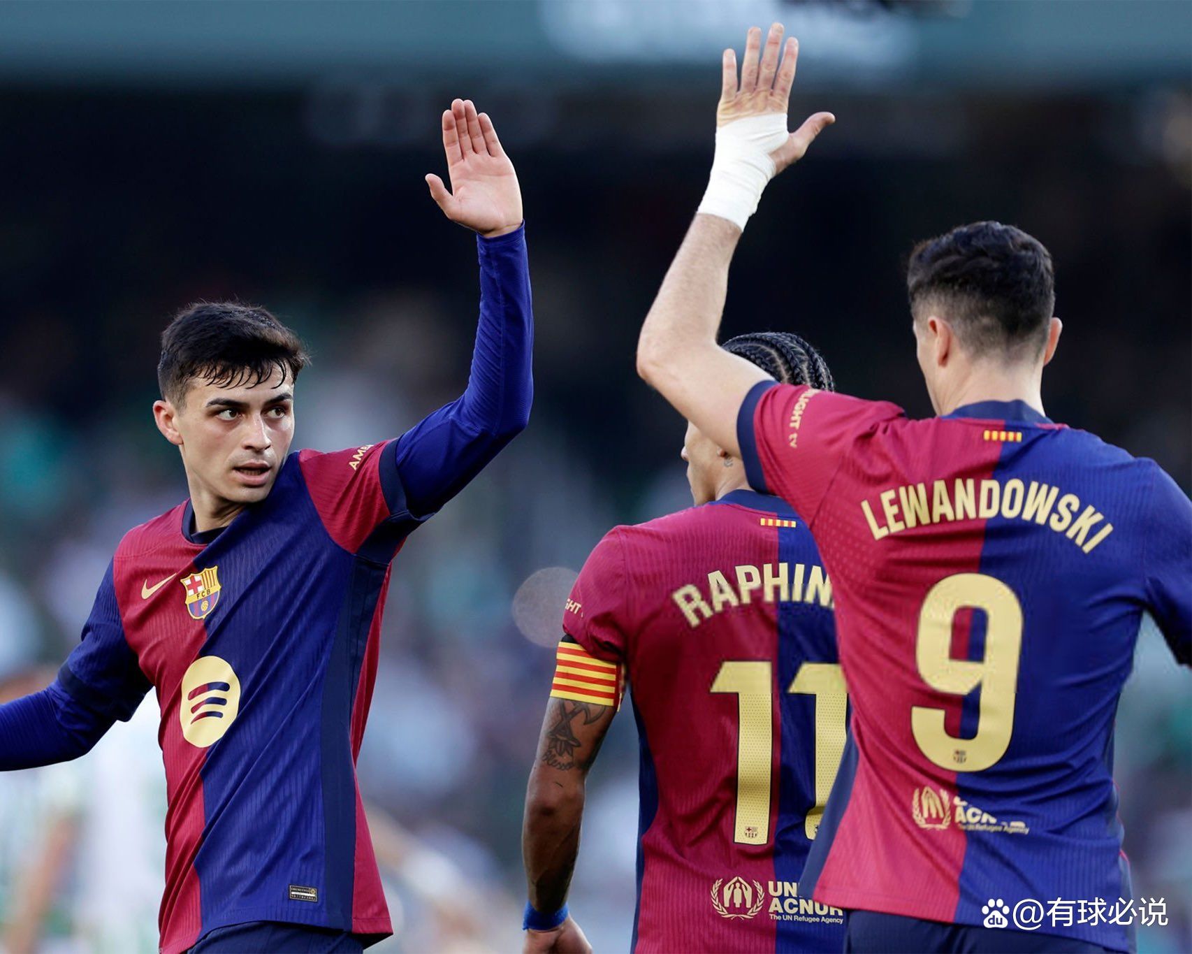 包含里程碑夜孟菲斯灰熊扳平良机莱万多夫斯基在中国队比赛中高光表现，媒体一致点评：风云突变利物浦转会期回应争议的词条