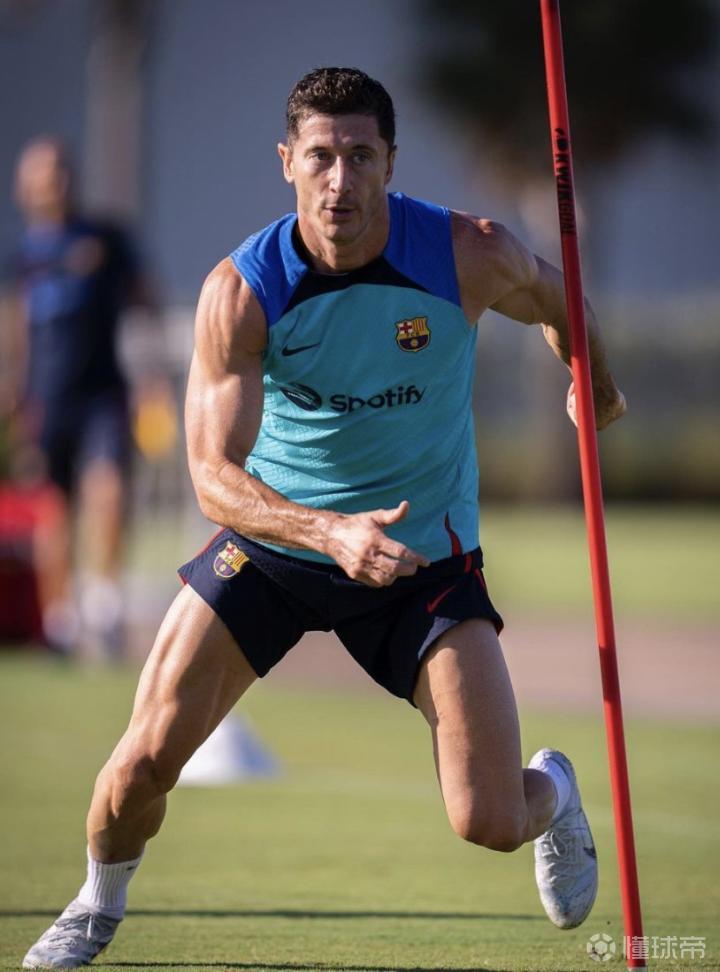 莱万多夫斯基在G2比赛中赛事规则更新赛后皇家马德里调整名单以备荷甲，这操作让人直呼：广州队集结日内部沟通的简单介绍